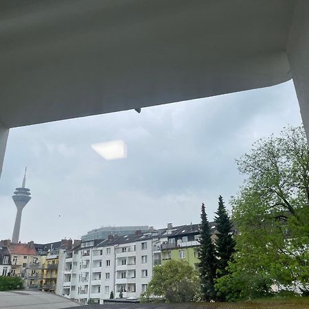 Cozy Apartment City Nightlife Dusseldorf Exterior photo